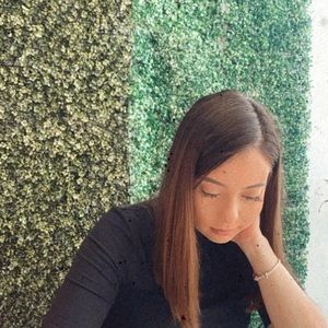 Meet your Posher, Valeria